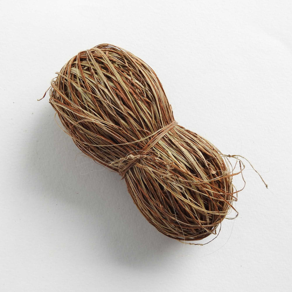 
                      
                        Ball of ramie fibre. Natural bast fibre for basket weaving, hats, bags, craft. Plant based natural yarn.  Habu Textiles Ramie AOS-44
                      
                    