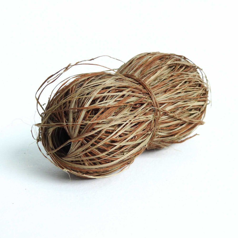 
                      
                        Ball of ramie fibre. Natural bast fibre for basket weaving, hats, bags, craft. Plant based natural yarn.  Habu Textiles Ramie AOS-44
                      
                    