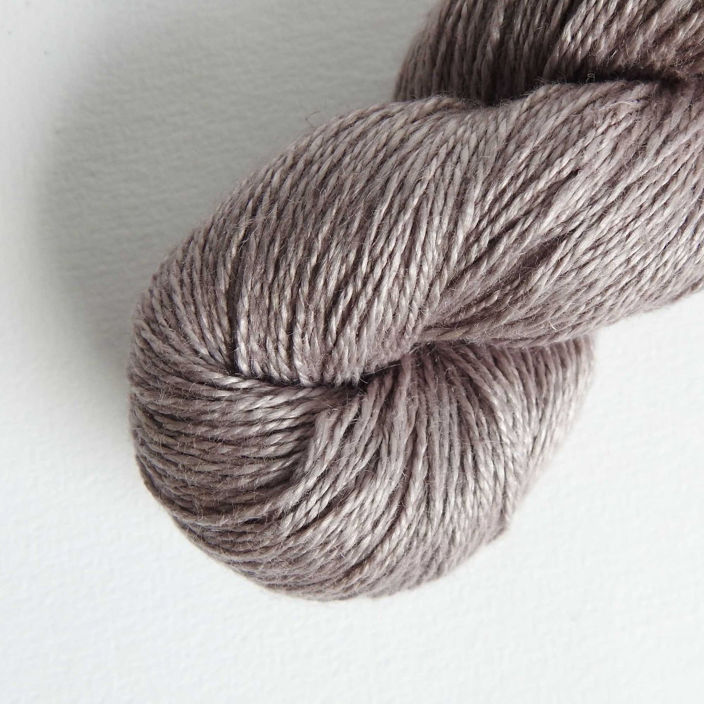 
                  
                    skein of linen yarn in sleet. Linen yarn for knitting, weaving, crochet. Natural vegan yarn for summer, baby, socks.
                  
                