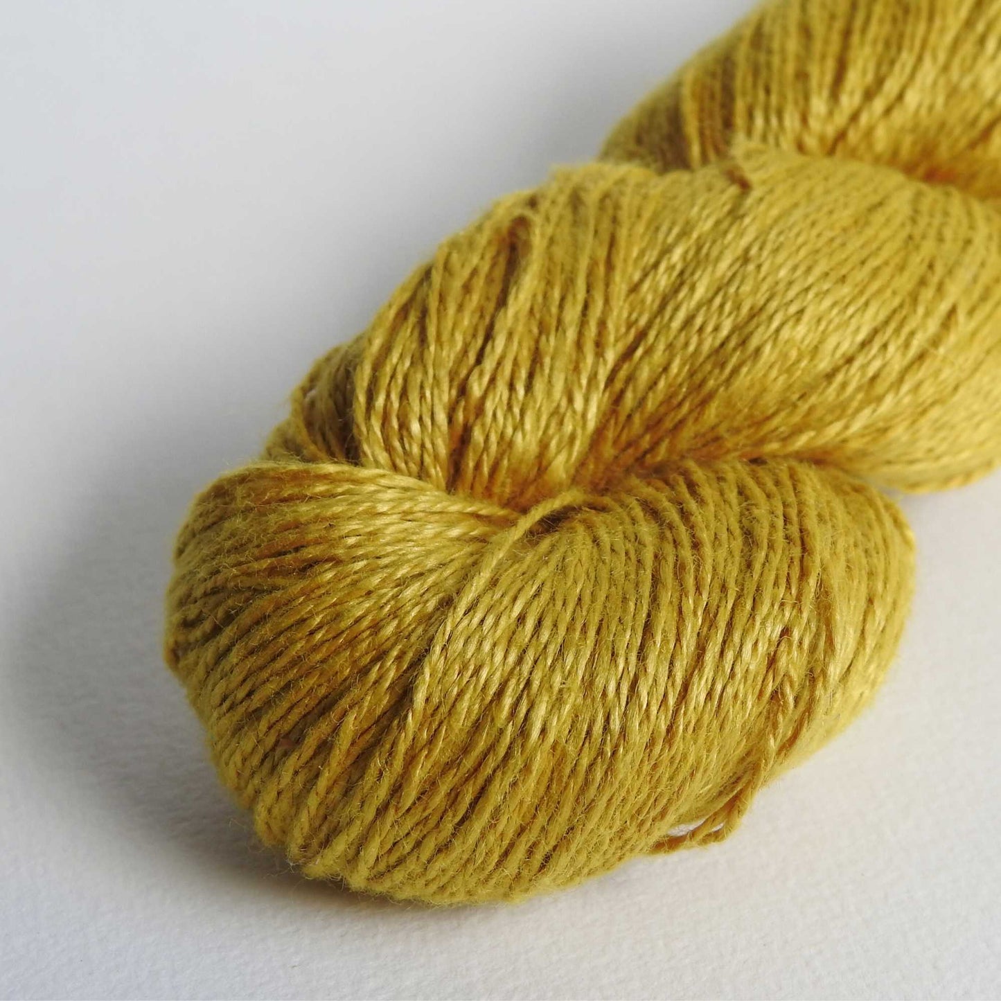
                  
                    skein of linen yarn in pepper stem. Linen yarn for knitting, weaving, crochet. Natural vegan yarn for summer, baby, socks.
                  
                
