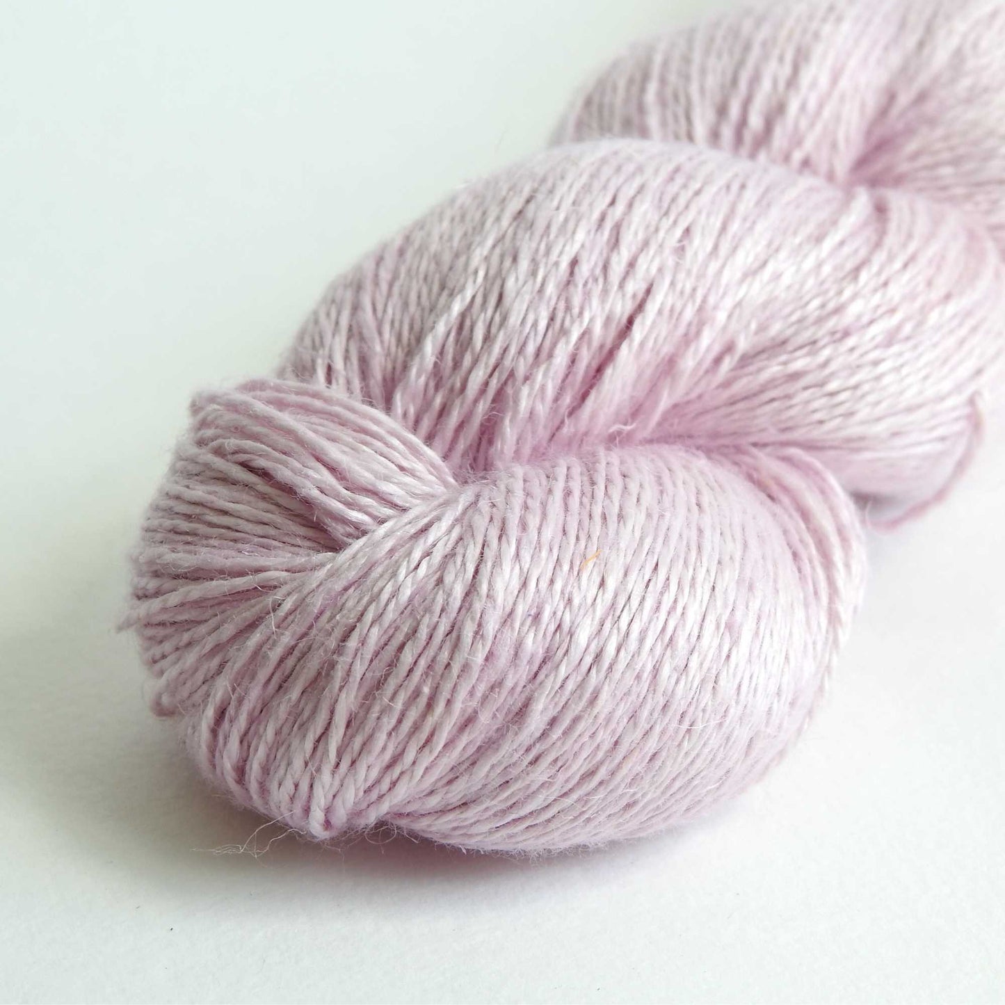 
                  
                    skein of linen yarn in pixie. Linen yarn for knitting, weaving, crochet. Natural vegan yarn for summer, baby, socks.
                  
                