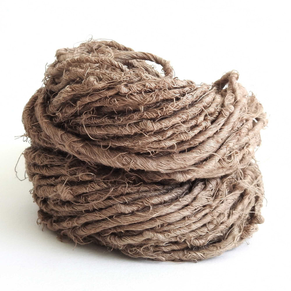 
                      
                        Ball of chunky yarn in Peanut. A thick yarn hand crafted from recycled linen material. A recycled yarn for blankets, macrame, scarves, hats, bags. Sustainable eco friendly vegan yarn. Sustainable yarn australia.
                      
                    