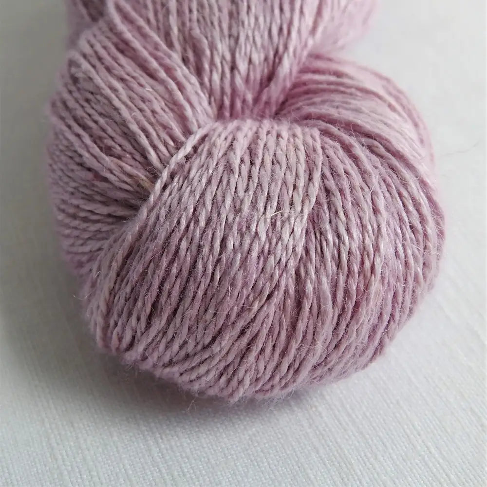 
                  
                    skein of linen yarn in lilac. Linen yarn for knitting, weaving, crochet. Natural vegan yarn for summer, baby, socks.
                  
                