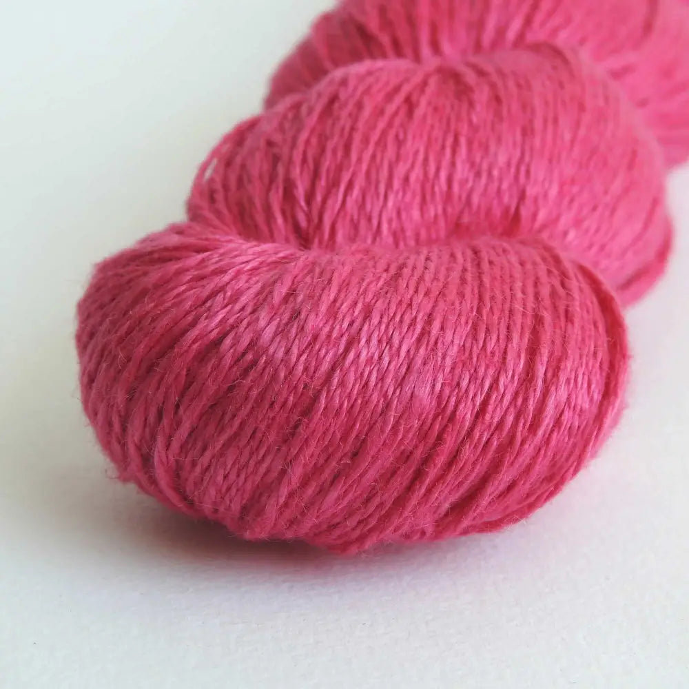 
                  
                    skein of linen yarn in raspberry sorbet. Linen yarn for knitting, weaving, crochet. Natural vegan yarn for summer, baby, socks.
                  
                