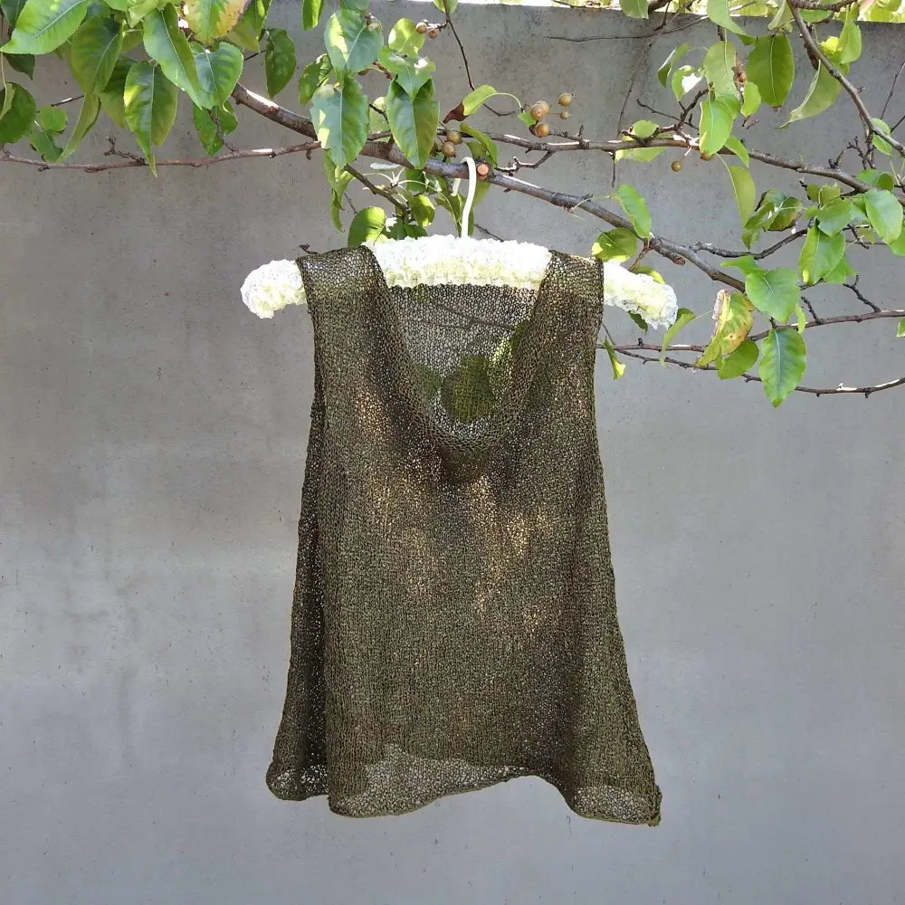 
                  
                    HabuKnitted top using habu cotton gima in khaki. Yarn for weaving, knitting, crochet. Habu Cotton Gima. Habu yarn A174
                  
                