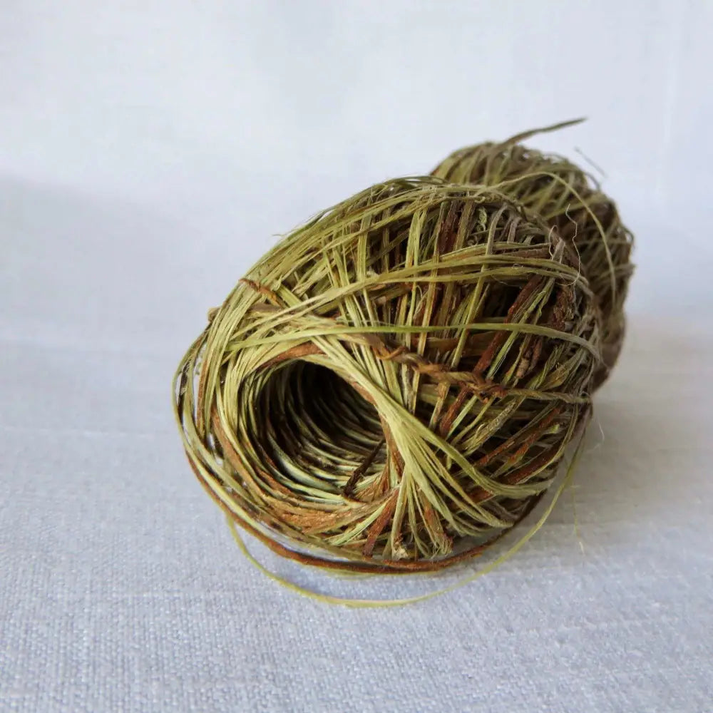 
                  
                    Ball of ramie fibre. Natural bast fibre for basket weaving, hats, bags, craft. Plant based natural yarn.  Habu Textiles Ramie AOS-44
                  
                