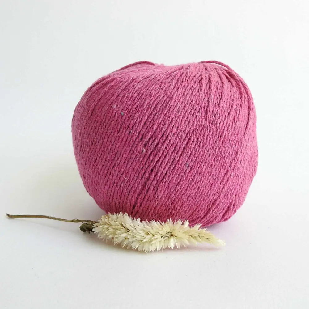 
                  
                    Ball of Chunky Cotton Yarn crafted from recycled denim jeans in colour Pink. Recycled yarn for sweater, scarf, beanie, hat. Natural cotton yarn. Eco Friendly vegan yarn. Pascuali Re-Jeans.
                  
                